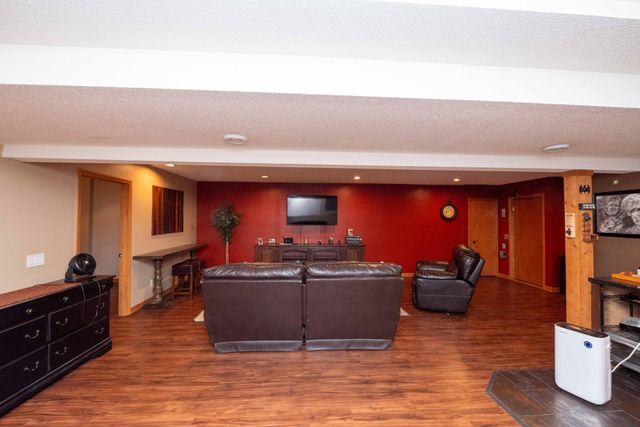 9343 Hillside Trail S, Cottage Grove, MN 55016