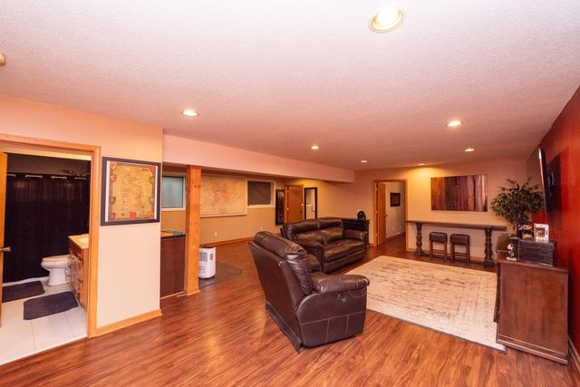 9343 Hillside Trail S, Cottage Grove, MN 55016