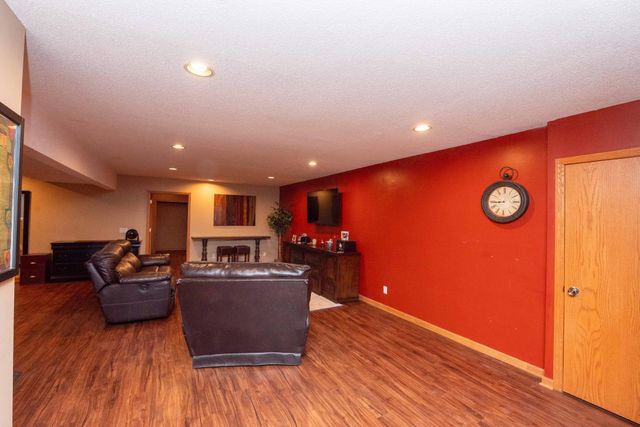 9343 Hillside Trail S, Cottage Grove, MN 55016