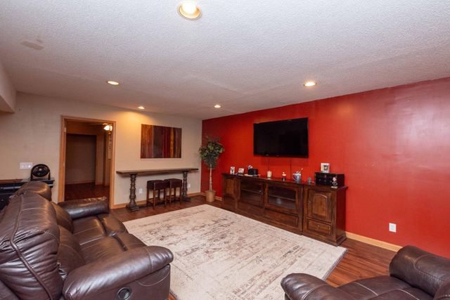 9343 Hillside Trail S, Cottage Grove, MN 55016