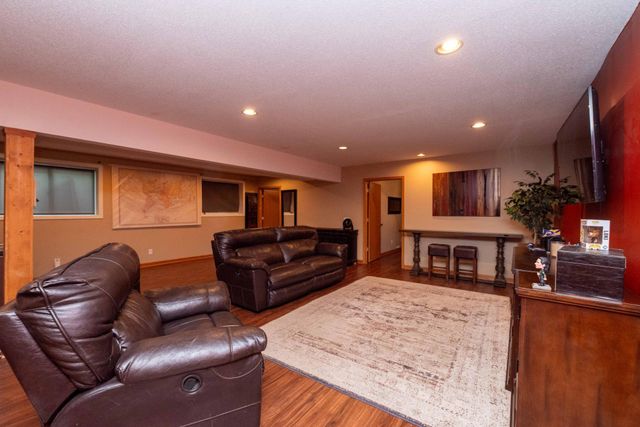 9343 Hillside Trail S, Cottage Grove, MN 55016