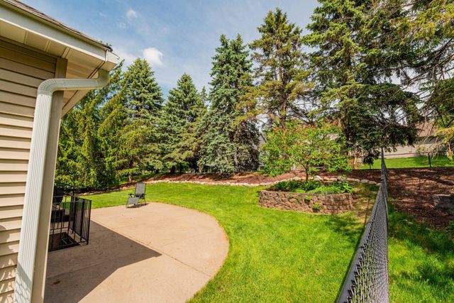 9343 Hillside Trail S, Cottage Grove, MN 55016