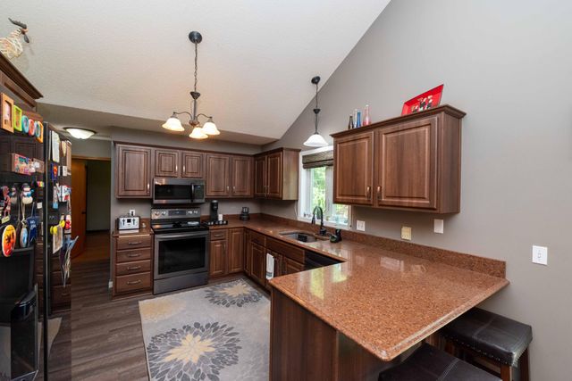 9343 Hillside Trail S, Cottage Grove, MN 55016