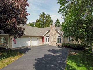 9343 Hillside Trail S, Cottage Grove, MN 55016