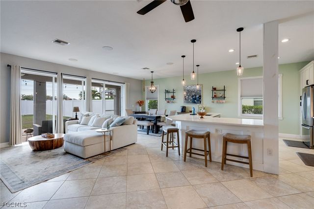 11200 Lakeland CIR, Fort Myers, FL 33913