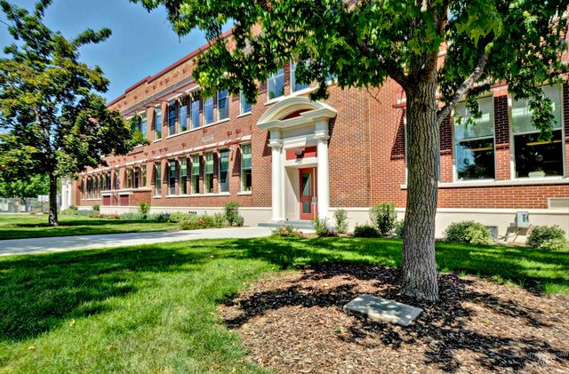 742 E State St, Boise, ID 83712