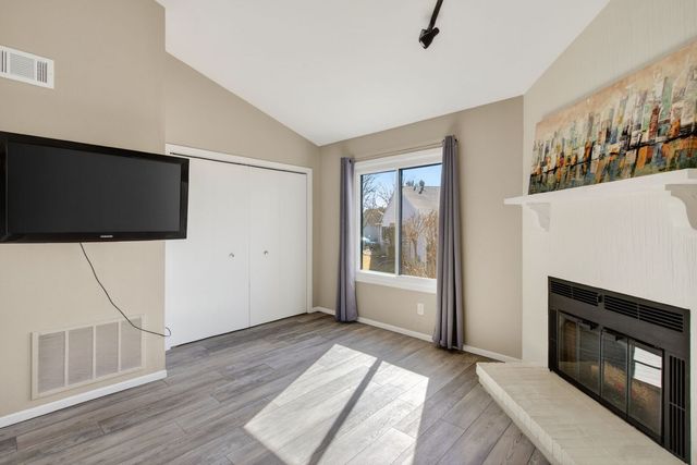 3409 Parkwild Drive 101, Bettendorf, IA 52722