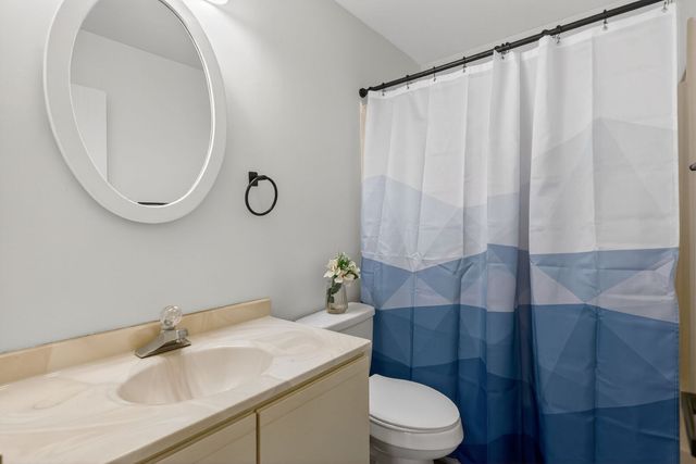 3409 Parkwild Drive 101, Bettendorf, IA 52722