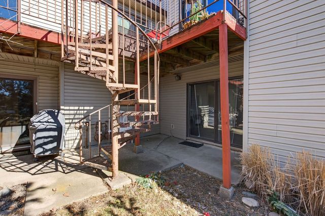3409 Parkwild Drive 101, Bettendorf, IA 52722