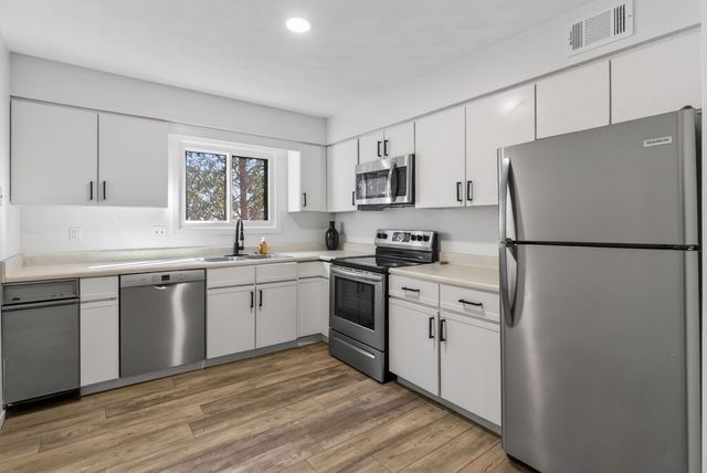 3409 Parkwild Drive 101, Bettendorf, IA 52722