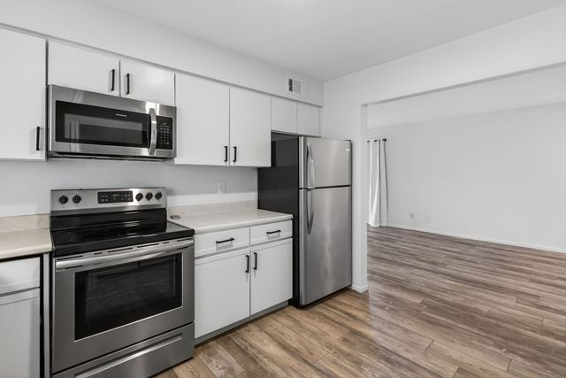 3409 Parkwild Drive 101, Bettendorf, IA 52722