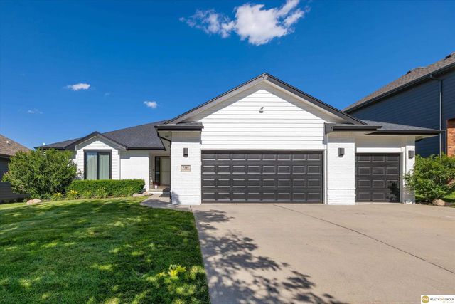7501 N 155 Terrace, Bennington, NE 68007