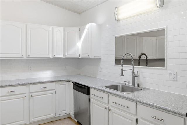 17 Los Encinos Drive, Del Rey Oaks, CA 93940