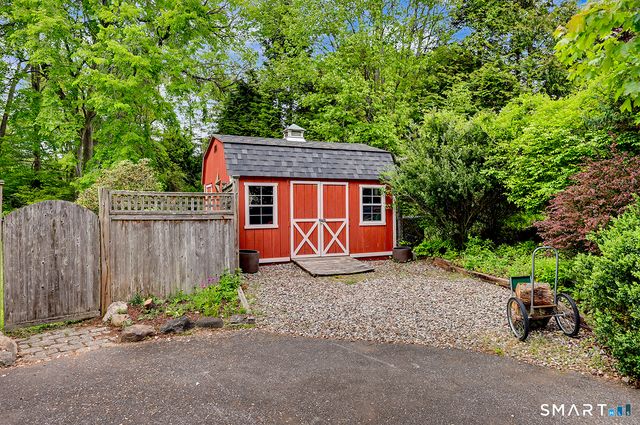 324 Jennie Lane, Fairfield, CT 06824