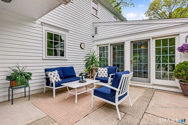 324 Jennie Lane, Fairfield, CT 06824