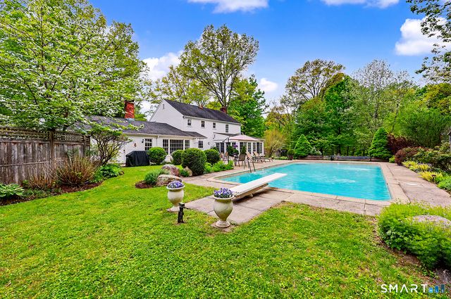324 Jennie Lane, Fairfield, CT 06824