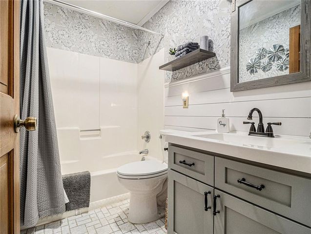 555 Breedlove Drive, Monroe, GA 30655