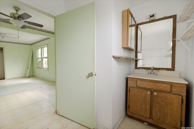 204 3RD ST, Converse, TX 78109