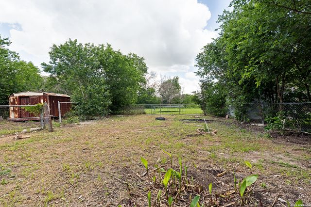 204 3RD ST, Converse, TX 78109