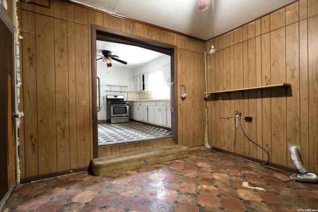 204 3RD ST, Converse, TX 78109