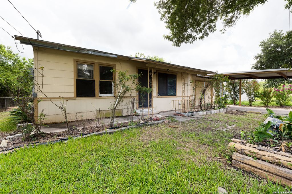 204 3RD ST, Converse, TX 78109