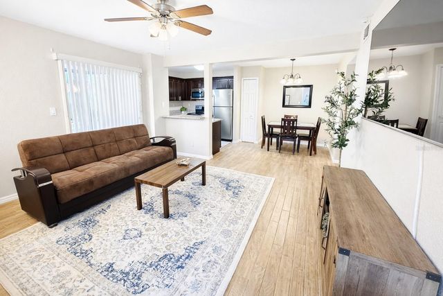 2918 ANTIQUE OAKS CIR APT 31, Winter Park, FL 32792