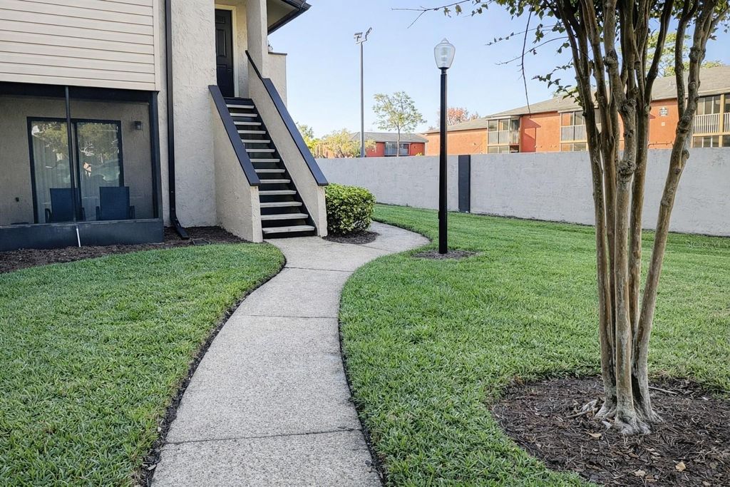 2918 ANTIQUE OAKS CIR APT 31, Winter Park, FL 32792