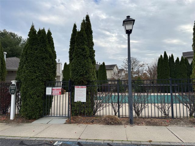 104 Aerie Way, East Quogue, NY 11942