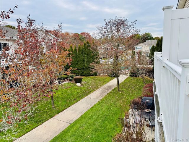 104 Aerie Way, East Quogue, NY 11942