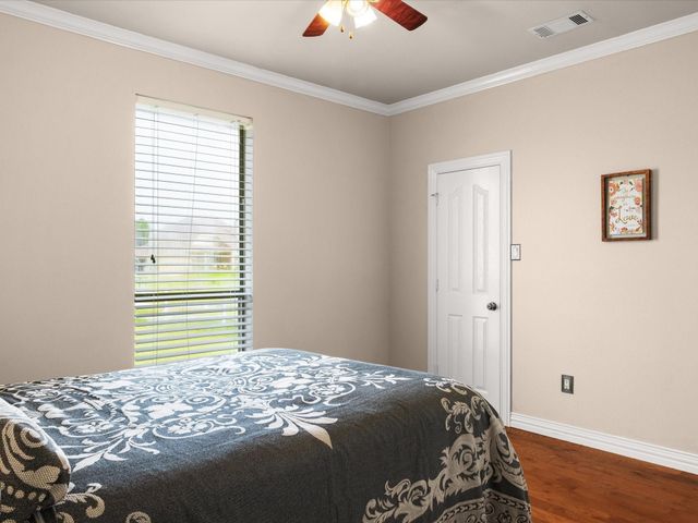 5530 N Interstate Highway 45, Ennis, TX 75119