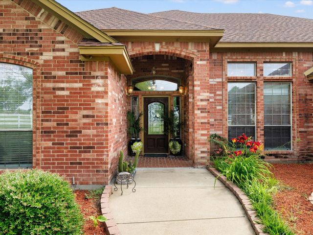 5530 N Interstate Highway 45, Ennis, TX 75119