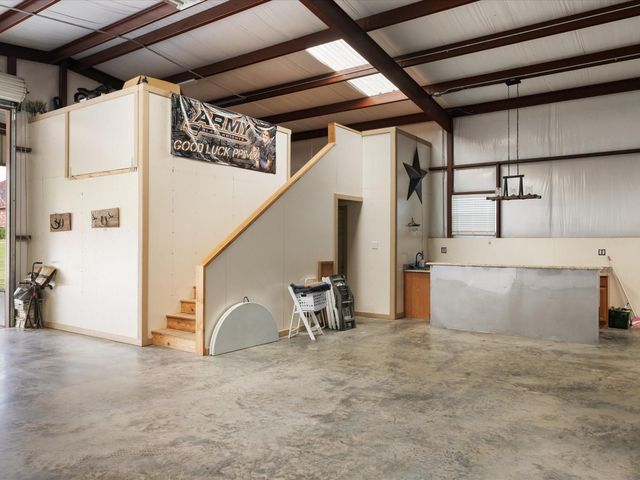 5530 N Interstate Highway 45, Ennis, TX 75119