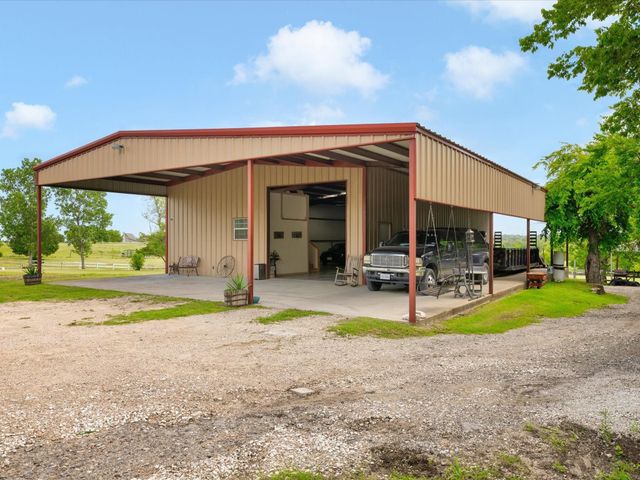 5530 N Interstate Highway 45, Ennis, TX 75119