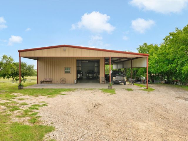 5530 N Interstate Highway 45, Ennis, TX 75119