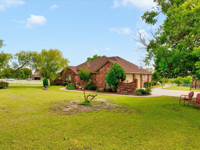 5530 N Interstate Highway 45, Ennis, TX 75119