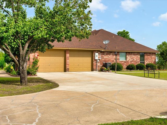 5530 N Interstate Highway 45, Ennis, TX 75119