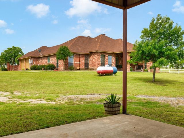 5530 N Interstate Highway 45, Ennis, TX 75119