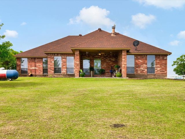 5530 N Interstate Highway 45, Ennis, TX 75119