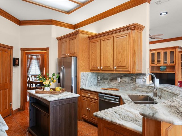 5530 N Interstate Highway 45, Ennis, TX 75119