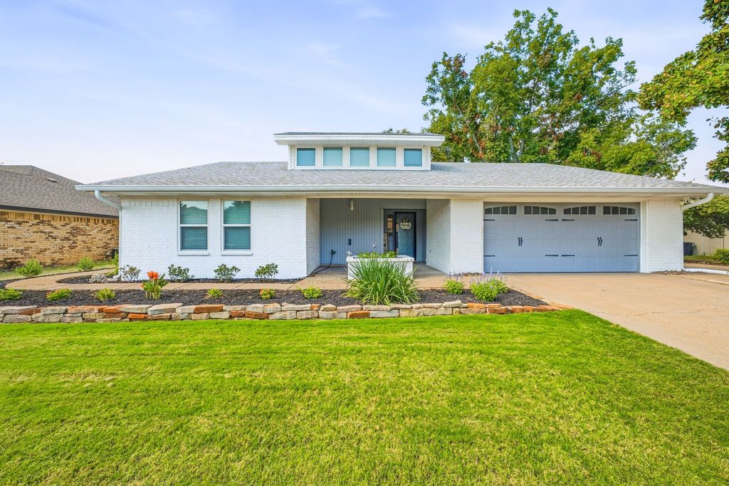 1202 Red Bird Lane, Granbury, TX 76048 — exterior