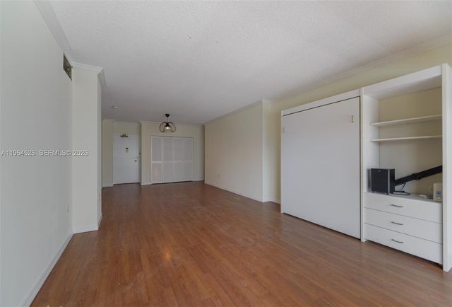 1980 S Ocean Dr 9C, Hallandale Beach, FL 33009