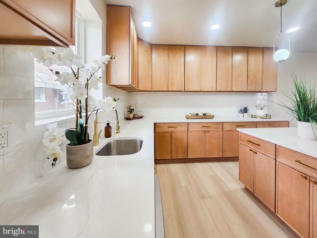 1001 S 60TH ST, Philadelphia, PA 19143