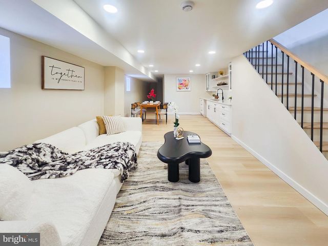 1001 S 60TH ST, Philadelphia, PA 19143