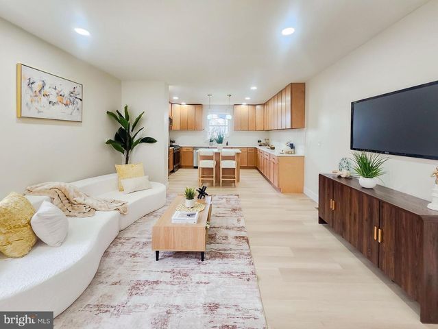 1001 S 60TH ST, Philadelphia, PA 19143