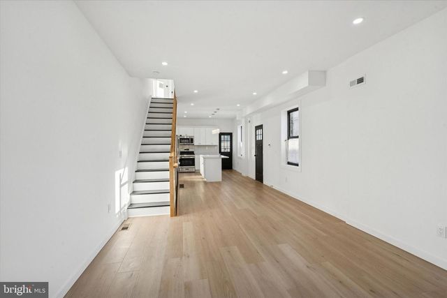 2539 SEPVIVA ST, Philadelphia, PA 19125