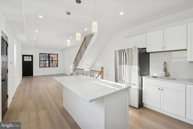 2539 SEPVIVA ST, Philadelphia, PA 19125