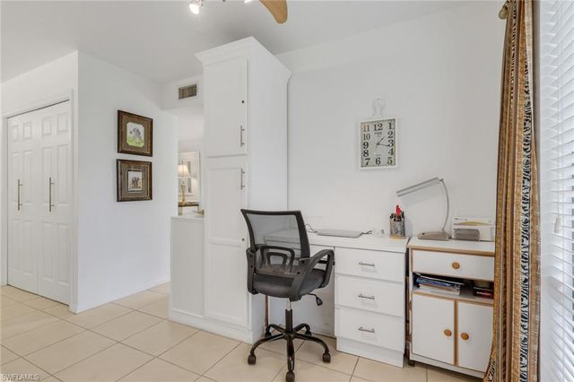 4240 Chantelle DR B103, Naples, FL 34112