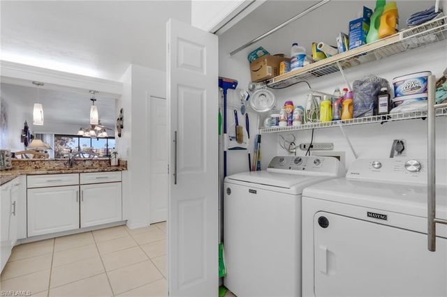 4240 Chantelle DR B103, Naples, FL 34112