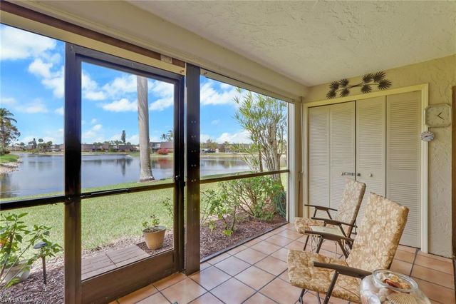 4240 Chantelle DR B103, Naples, FL 34112