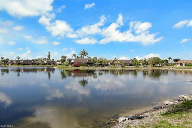 4240 Chantelle DR B103, Naples, FL 34112